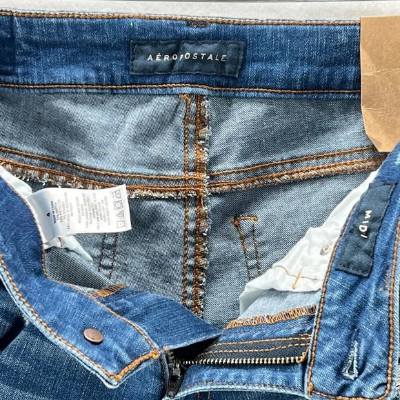 Aéropostale Shorts Womens Size 4 Midi Low Rise Distressed Cuffed Hem Denim Blue - Picture 7 of 9